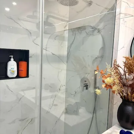 Elegant & Cozy Appartamento